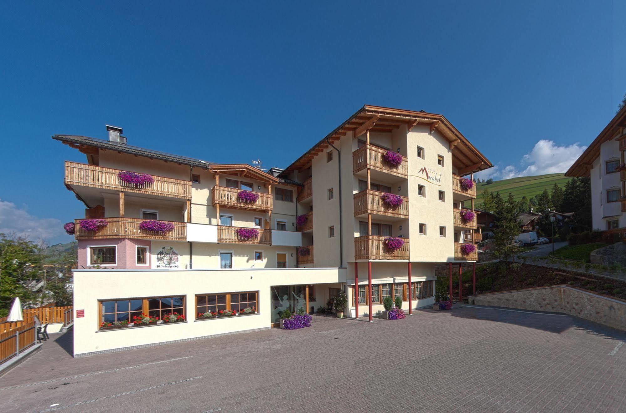 Hotel Mirabel San Vigilio Di Marebbe Exterior photo